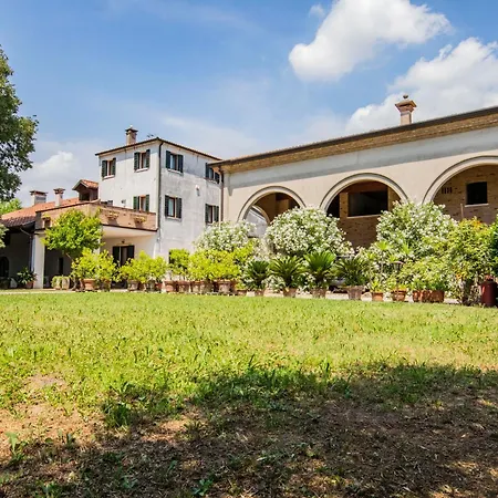 Bed and Breakfast La Del Vecchio Platano *